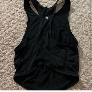 women’s cropped tank